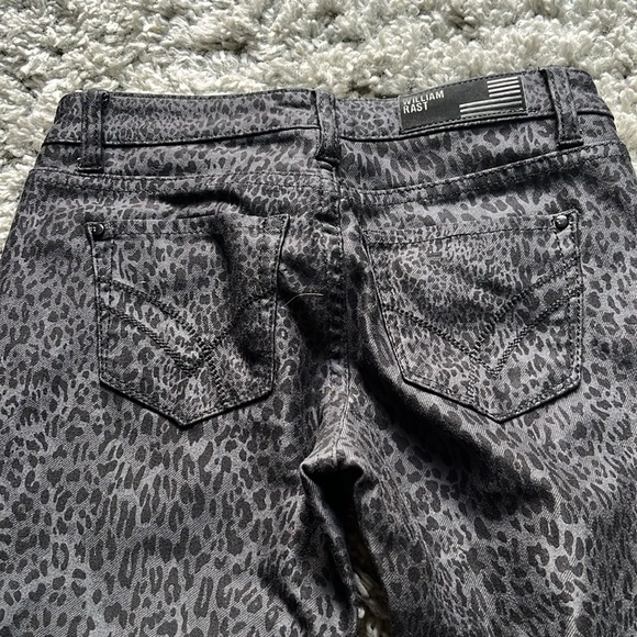 William Rast Grey Leopard Skinny Jeans 24 Like New! - Picture 3 of 7